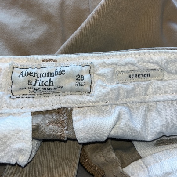 A&F Stretch Khaki Shorts - Picture 9 of 11